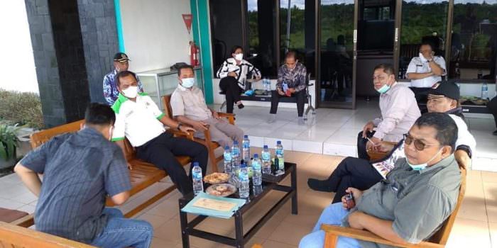 KUNJUNGAN KERJA: Sejumlah anggota DPRD Katingan, ketika melakukan kunjungan kerja ke wilayah Kecamatan Katingan Tengah, beberapa waktu lalu. (FOTO: DPRD KATINGAN UNTUK KALTENG POS)