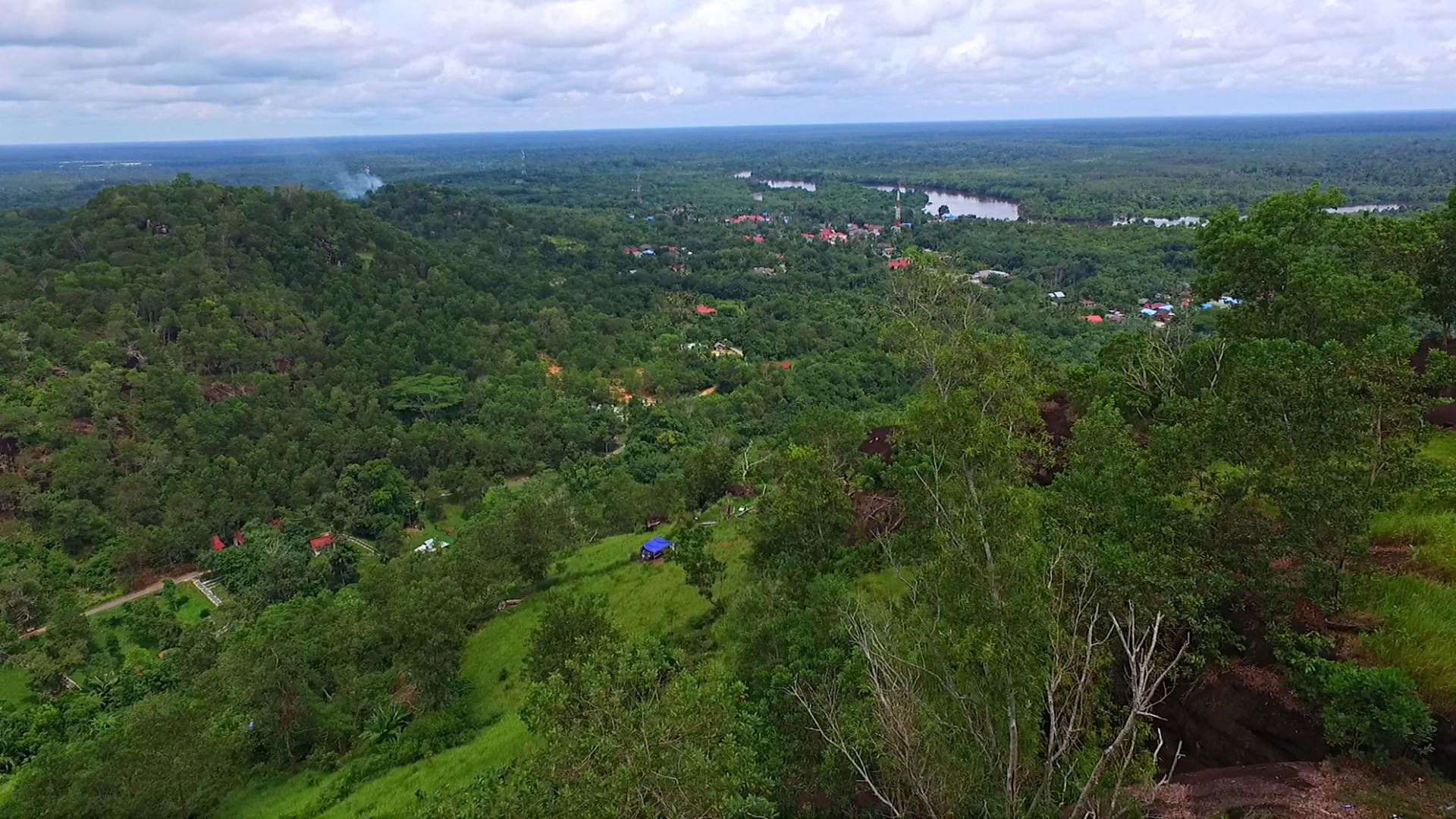 Tampak pemandangan dari Bukit Tangkiling (DOK KALTENG POS)