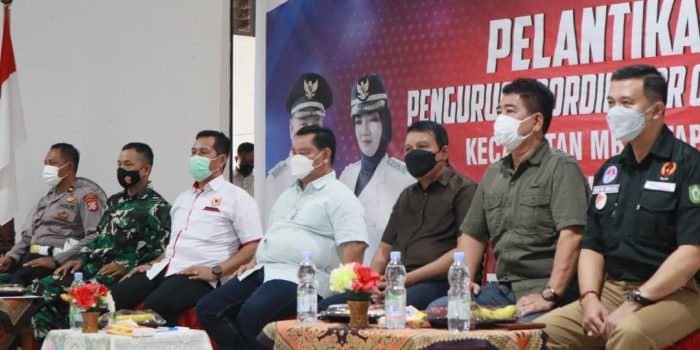 PELANTIKAN: Bupati Kotim H Halikinnor saat menghadiri pelantikan KOK di Gedung Wanita Sampit, belum lama ini. FOTO: BAHRI/KALTENGPOS()