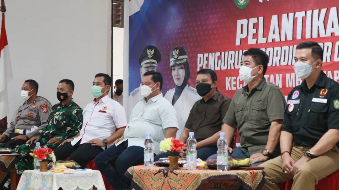 PELANTIKAN: Bupati Kotim H Halikinnor saat menghadiri pelantikan KOK di Gedung Wanita Sampit, belum lama ini. FOTO: BAHRI/KALTENGPOS()