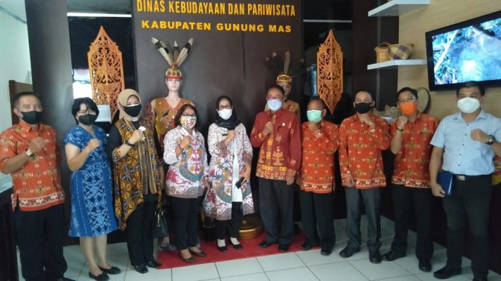 AUDIENSI: Anggota DPRD Kalteng Dapil 1 Kalteng saat melaksanakan audiensi di Dinas Kebudayaan dan Pariwisata (Disbudpar) Kabupaten Gunung Mas, belum lama ini. (FOTO: DPRD UNTUK KALTENG POS)