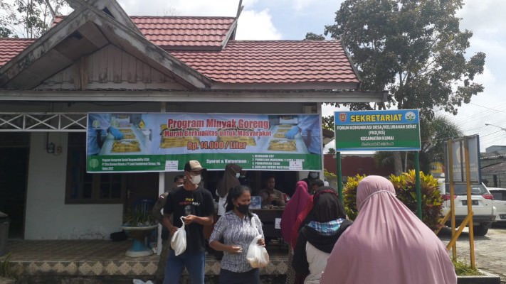 Warga Serbu Pasar Murah PT CBU | KaltengPos