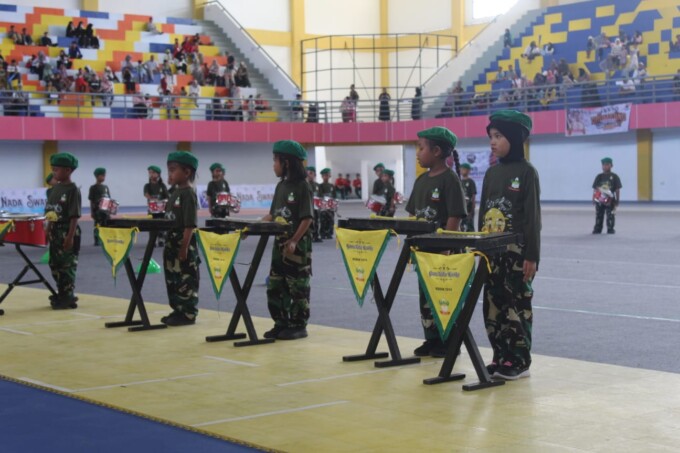 IKUT KEJUARAAN : TK Kartika VXII-20 Kodim 1014/Pbn mengikuti Kejuaraan DNS Competition Drumband dan Marching Band Dispaly, Playpass, Konser dan Color Guard Contes di Gedung Sport Center, Pangkalan Bun, Kabupaten Kotawaringin Barat, Minggu (2/2).