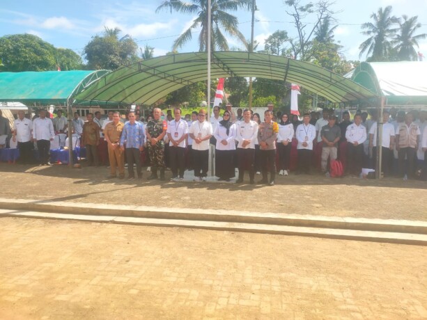 MUSRENBANG : Danramil 1015-09 Seruyan Hilir Letda Inf Supriyono menghadiri musrenbang di halaman Kantor Kecamatan Seruyan Tengah, Kabupaten Seruyan, Rabu (5/2).