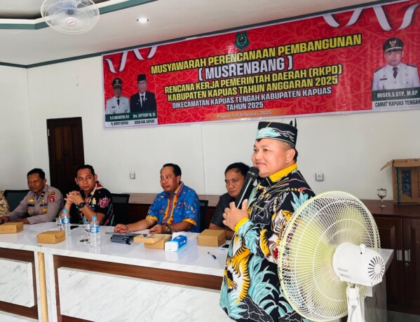 MUSRENBANG: Ketua DPRD Kabupaten Kapuas, Ardiansah bersama sejumlah anggota DPRD Kapuas dari Daerah Pemilihan (Dapil) III hadiri Musyawarah Perencanaan Pembangunan (Musrenbang) Kecamatan Timpah.