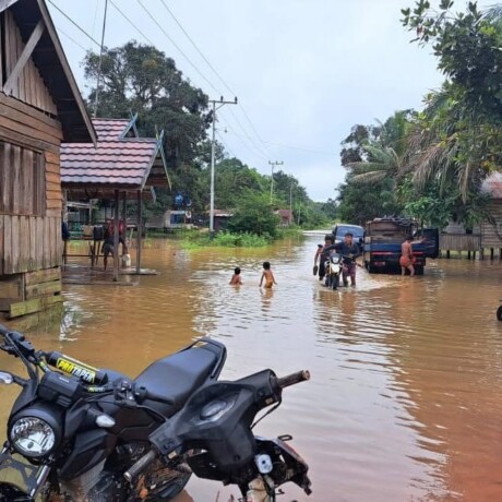 TAHUN LALU : Kondisi banjir yang melanda salah satu desa di wilayah Kabupaten Kotawaringin Timur tahun 2024.