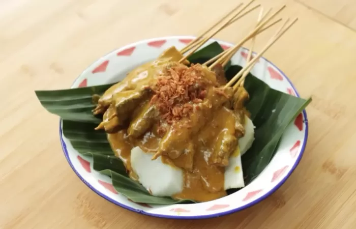 Resep Sate Padang yang Berempah./Tangkap Layar YouTube Devina Hermawan