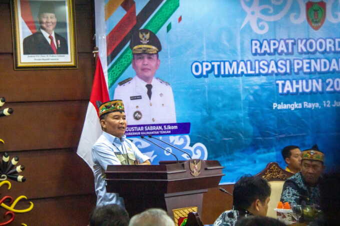 Gubernur Kalteng H Agustiar Sabran memberikan arahan dalam Rakor optimalisasi PAD