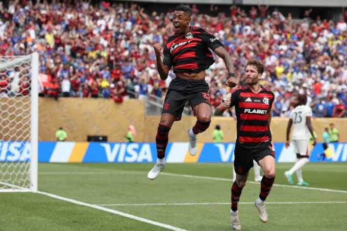 Flamengo meraih kemenangan 3-1 atas Chelsea di Piala Dunia Antarklub 2025.