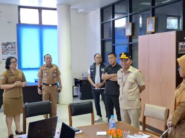 Gubernur Agustiar Sabran Sidang Perizinan