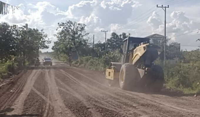 Kondisi salah satu ruas jalan di Kabupaten Barito Selatan tepatnyan di Pararapak. Warga bisa melaporkan ke pemprov terkait kerusakan jalan.