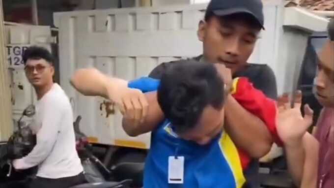 Detik-detik penangkapan terduga pelaku rudapaksa yang merupakan pegawai minimarket di Kota Tangerang.