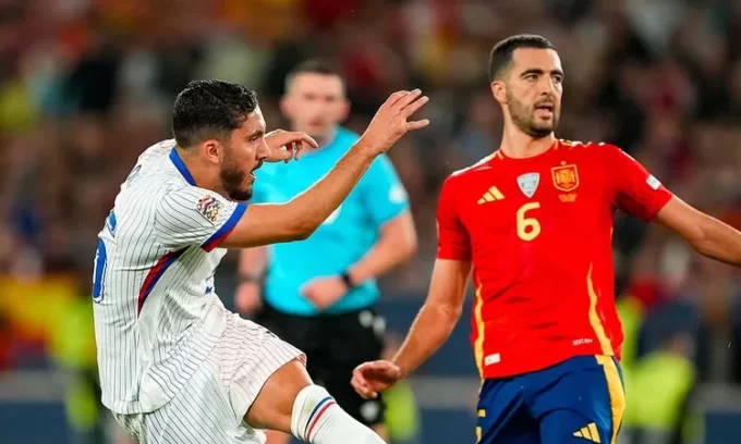 Spanyol berhasil mengalahkan Prancis dengan skor spektakuler 5-4 pada semifinal UEFA Nations League 2025