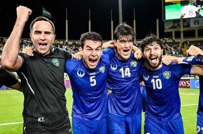 Selebrasi pemain Uzbekistan usai memastikan tiket ke Piala Dunia 2026.