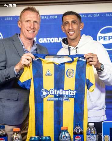 Setelah 18 tahun berkelana di panggung tertinggi sepak bola dunia, Ángel Di María akhirnya kembali ke tempat segalanya bermula