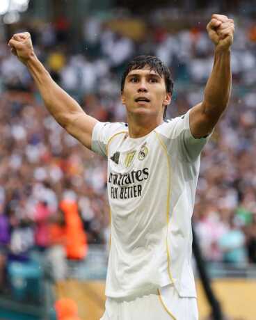 Gonzalo Garcia, stiker muda Real Madrid