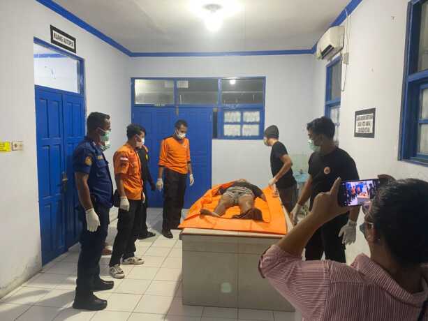 Wakildi, sosok pria lansia ditemukan tak bernyawa di rumah penjaga sarang burung walet di Jalan Barito Raya, Selasa malam (1/7).