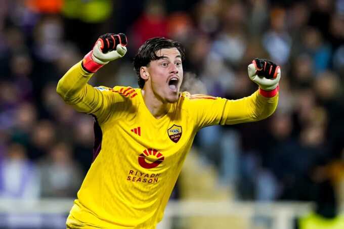 Mile Svilar kiper AS Roma