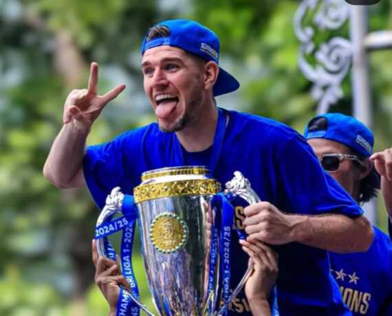 Nick Kuipers Disoraki Bobotoh, Tetap Kalem dan Fokus Bela Dewa United