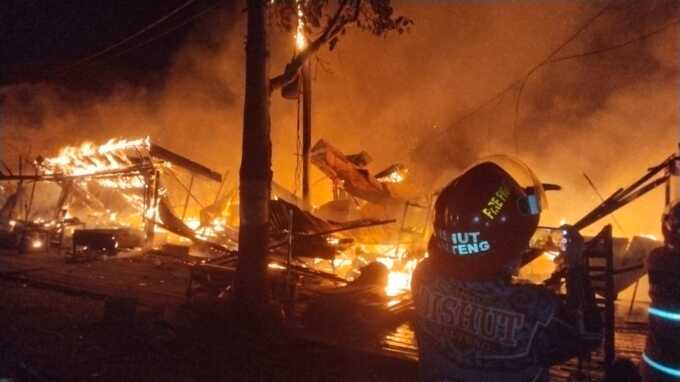 Kebakaran Landa Pasar Kereng Bangkirai, Pemko Palangka Raya Janji Salurkan Bantuan