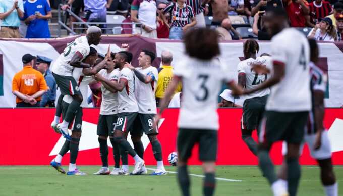Pemain Chelsea merayakan gol yang dicetak Joao Pedro di Piala Dunia Antarklub 2025